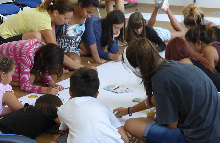 BeyondBorderssummerschoolinBulgaria2017groupwork700x455pxjpg