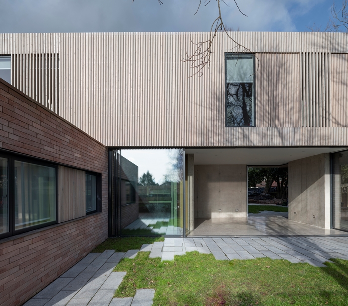 Farnworth House3307Paul McMullinWEBIMAGE7jpg