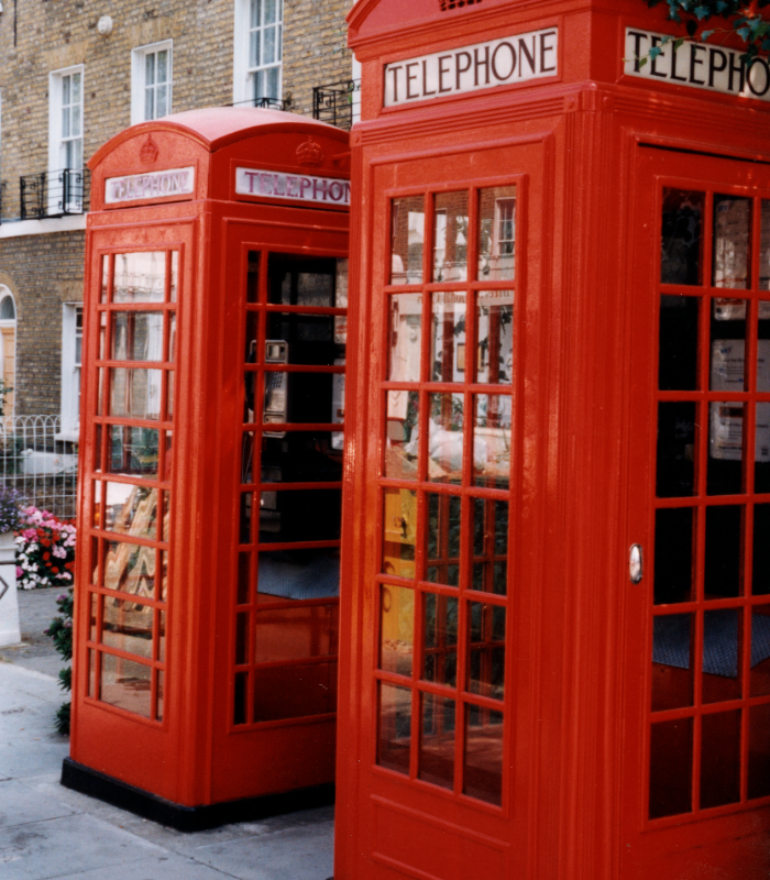 K2 and K6redphoneboxesstreetpng
