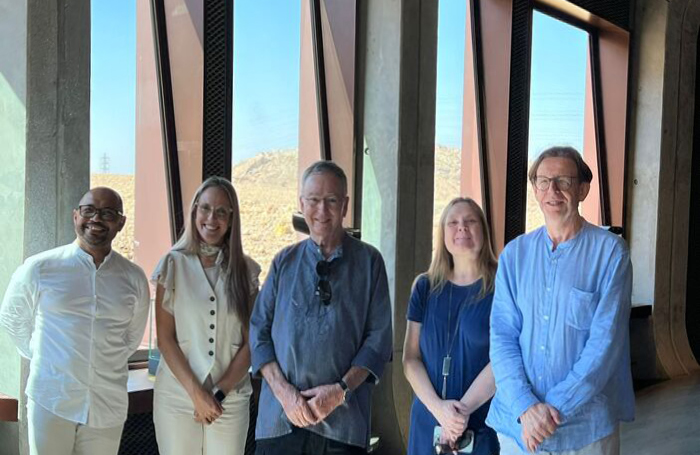 five RIBA Gulf members at windows 700x455jpg