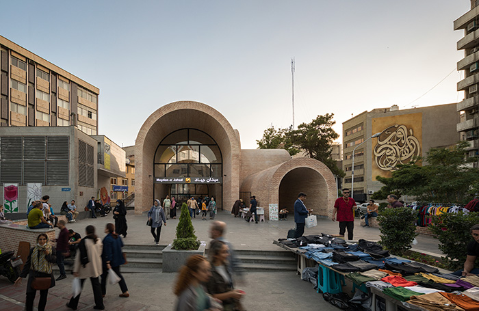 Jahad Metro Plaza front view including short staircasejpg