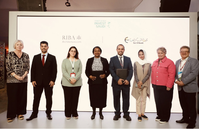 RIBAmemberswithEyeofRiyadhmembersatMIPIMbody700x455jpg