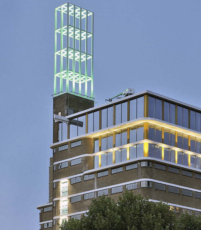 Veemgebouw tower lit upjpg