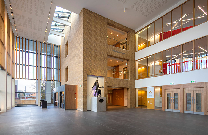 altnagelvinacutehospitalinteriortwopaullindsay700x455jpg