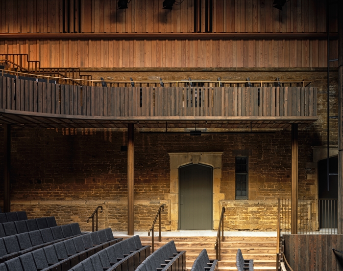 Nevill Holt Opera3237Hlne BinetWEBIMAGE7jpg