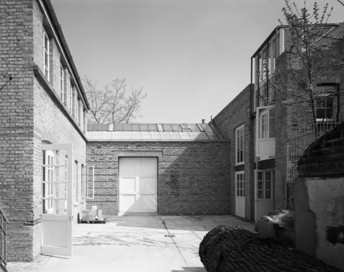Bellenden Road London studio courtyardpng