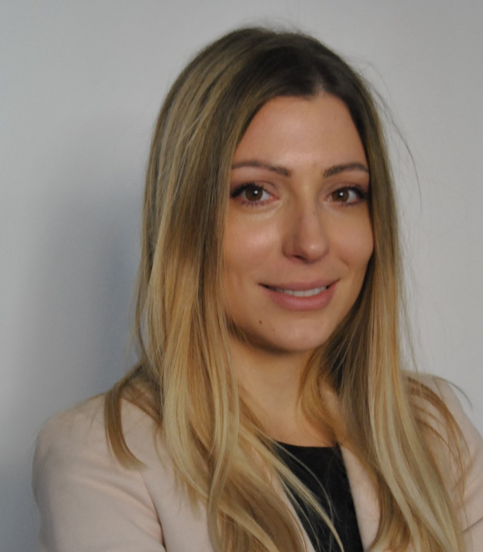 Marina Milosev portrait 700x800png
