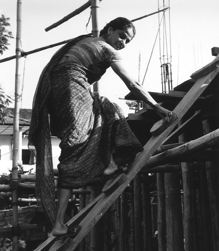 Minette de Silva climbing scaffoldingjpg