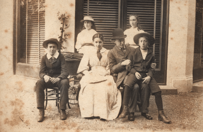 Voysey familypng