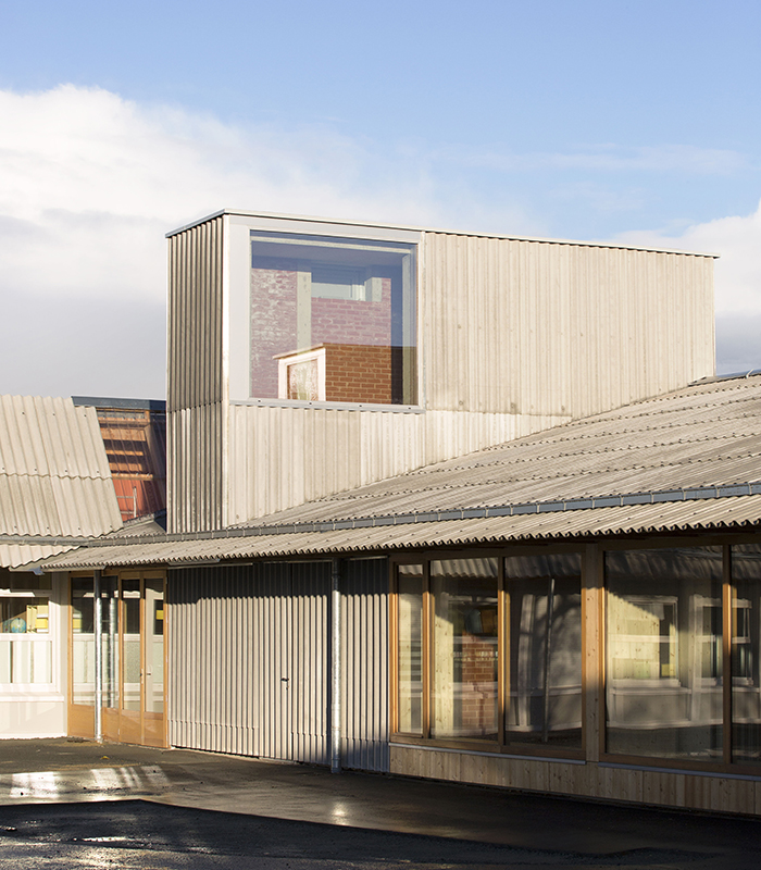 side view of outside tower at the Bioclimatic Schooljpg