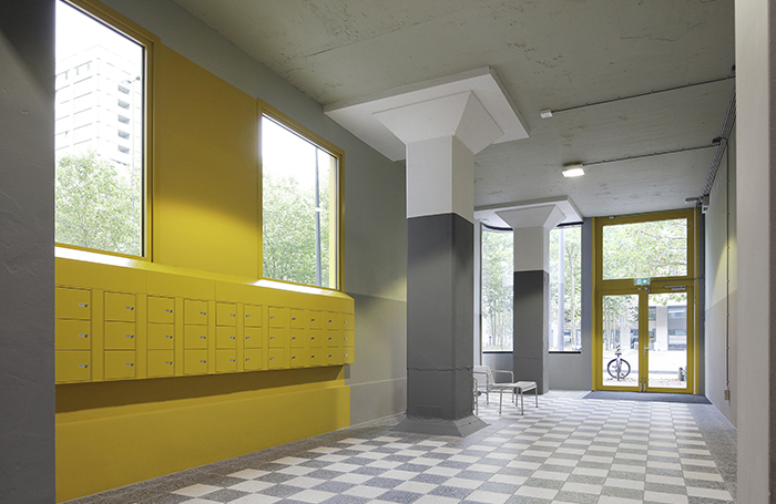 Veemgebouw entrance hallwayjpg